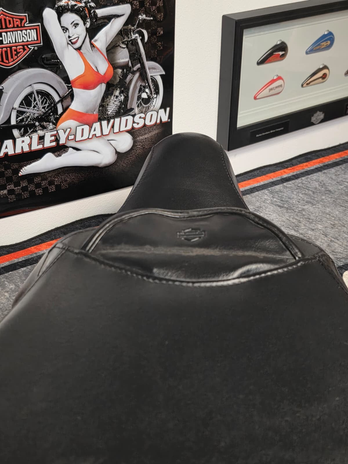 Harley Signature Series Seat 2007-2017 Softail Models 51985-08