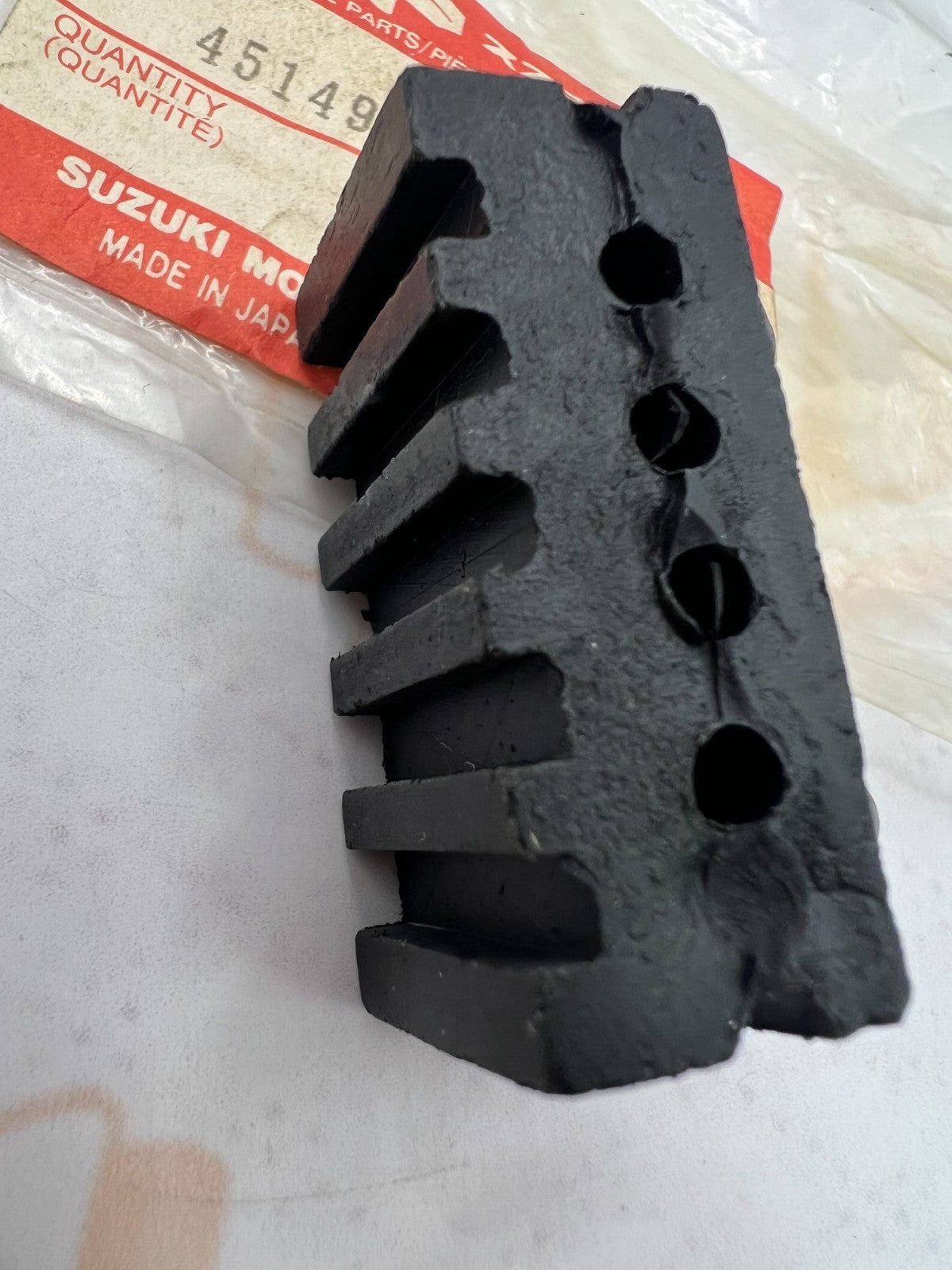 Suzuki CUSHION SEAT 45149-31300 OEM NEW