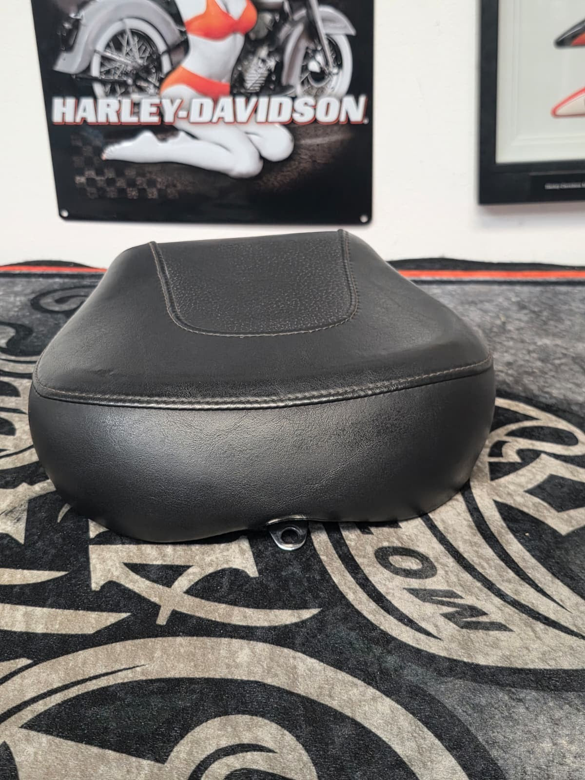 2005-2017 OEM Harley-Davidson Softail FATBOY,Deluxe Passenger Pillion Rear Seat