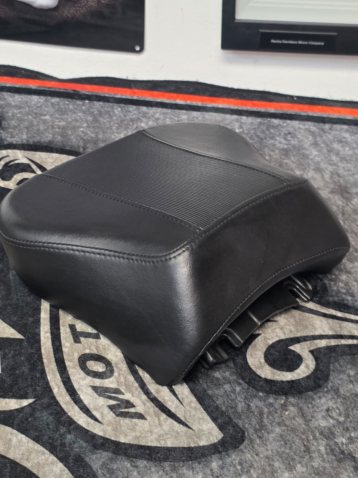 05-17 Harley-Davidson Heritage,deluxe,Softail models Passenger Pillion Seat OEM