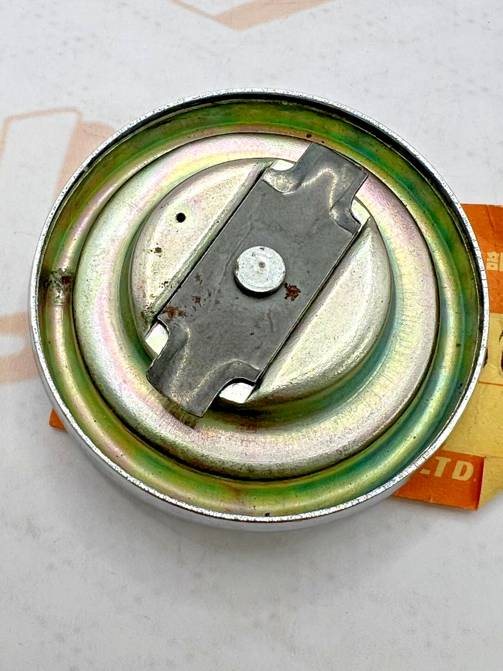 SUZUKI NOS OEM CAP SET,FUEL TANK 44210-04400