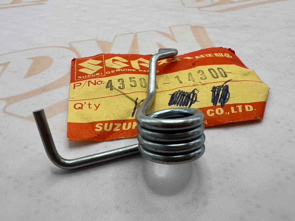 Suzuki NOS OEM 43581-14300 - SPRING, RH