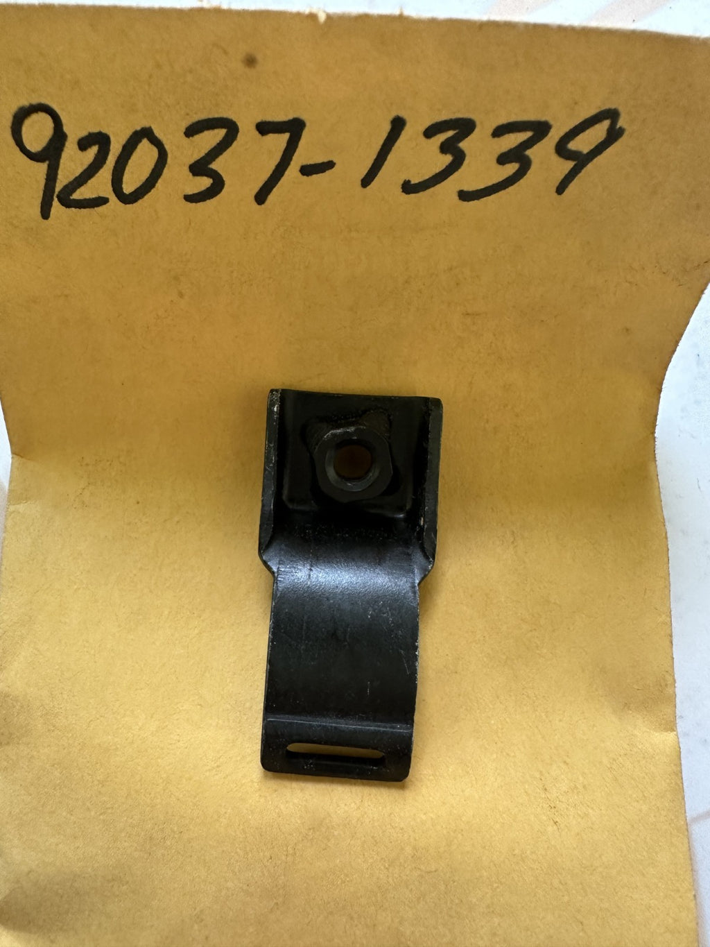NOS  OEM FACTORY KAWASAKI 1982 1983 KZ750 SPECTRE MUFFLER COVER CLAMP 92037-1339