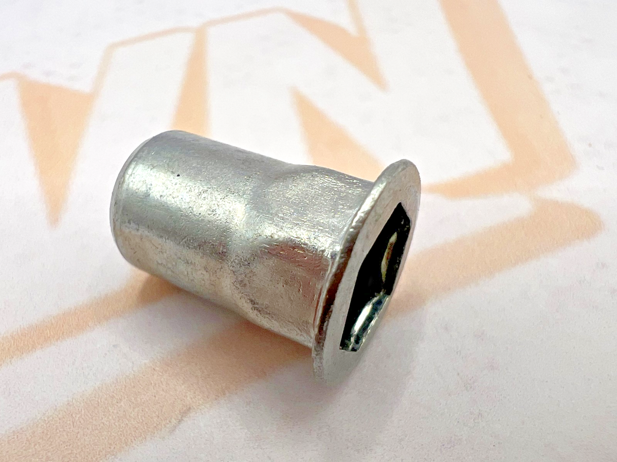 BOMBARDIER INSERT 293450274