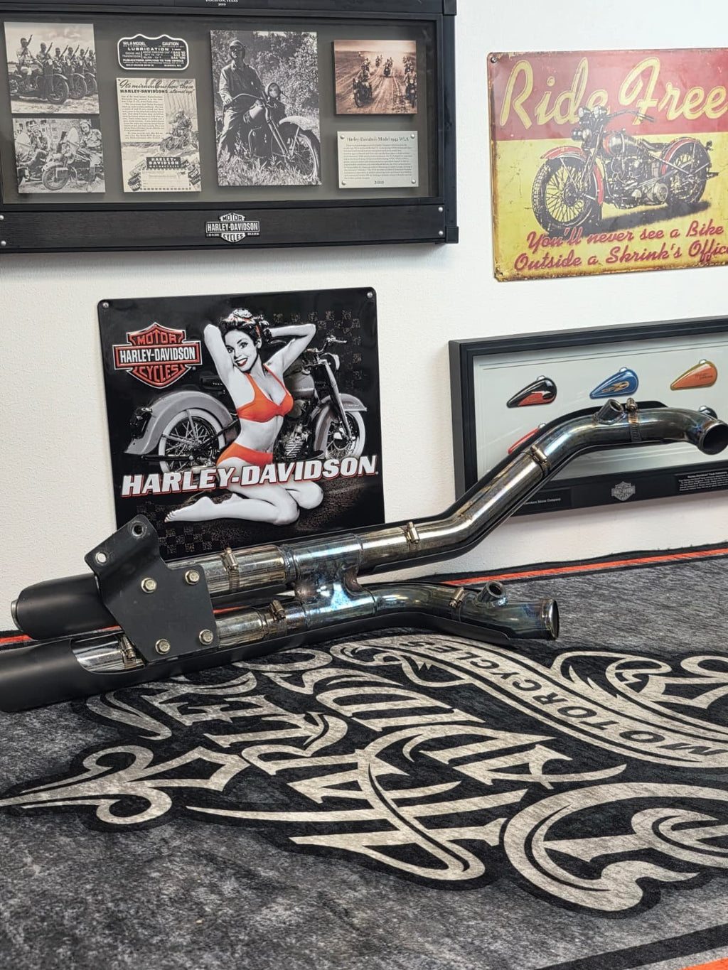 07-09 HARLEY DAVIDSON SOFTAIL VANCE AND HINES springer crossbone exhaust system