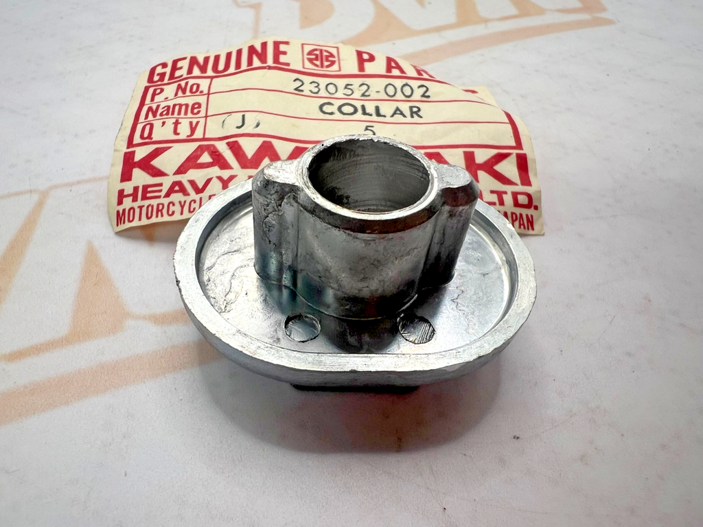 Kawasaki NOS NEW 23052-002 Collar H2 Mach IV 750