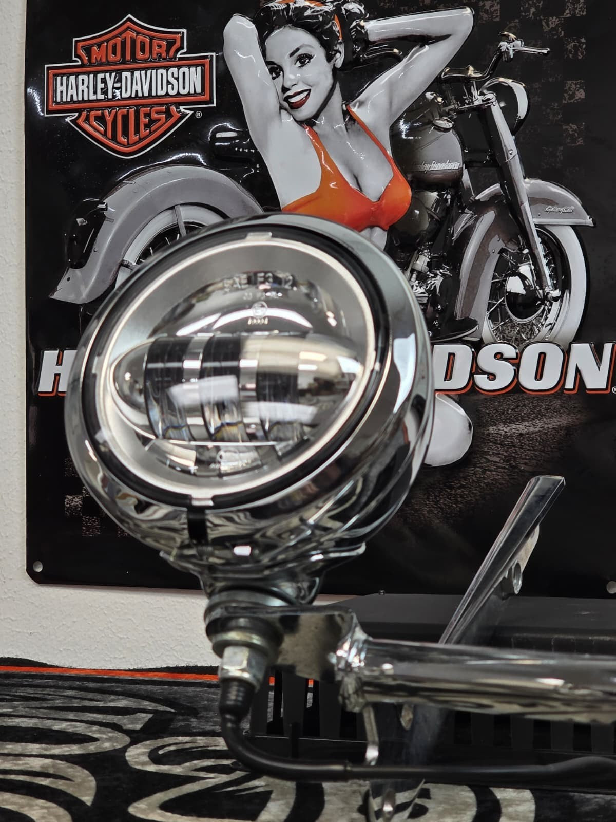 Harley Softail Fatboy 02-17 Chrome Spot Fog Passing LED Lamp