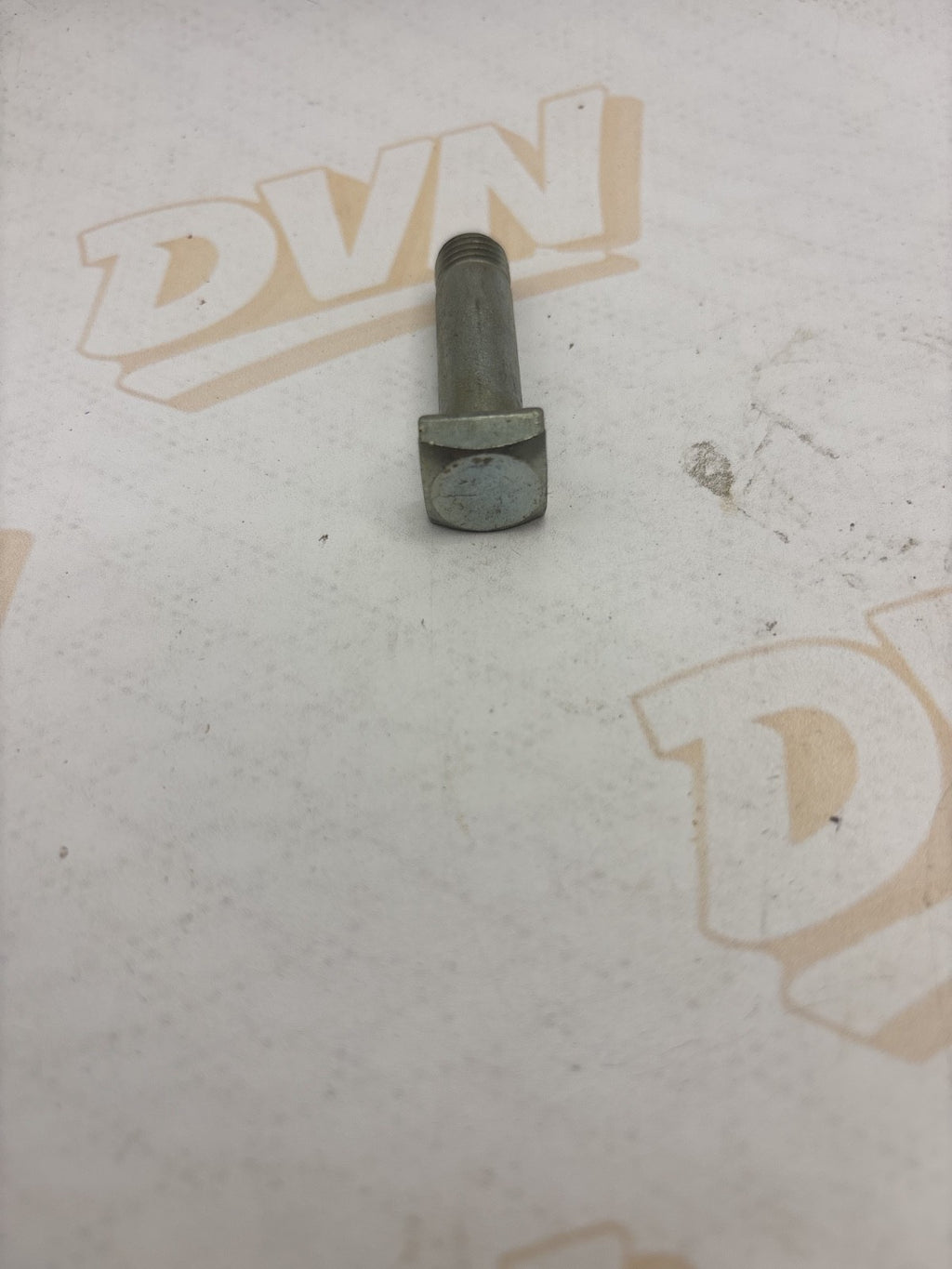 NOS NEW ORIGINAL OEM SUZUKI GS1000 GT750 GT380 T500 BOLT 09105-10001