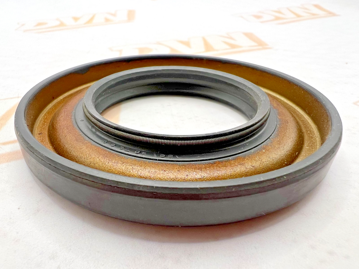 Suzuki OEM Part 09289-70002 OIL SEAL (70X110X14.7) NOS OEM
