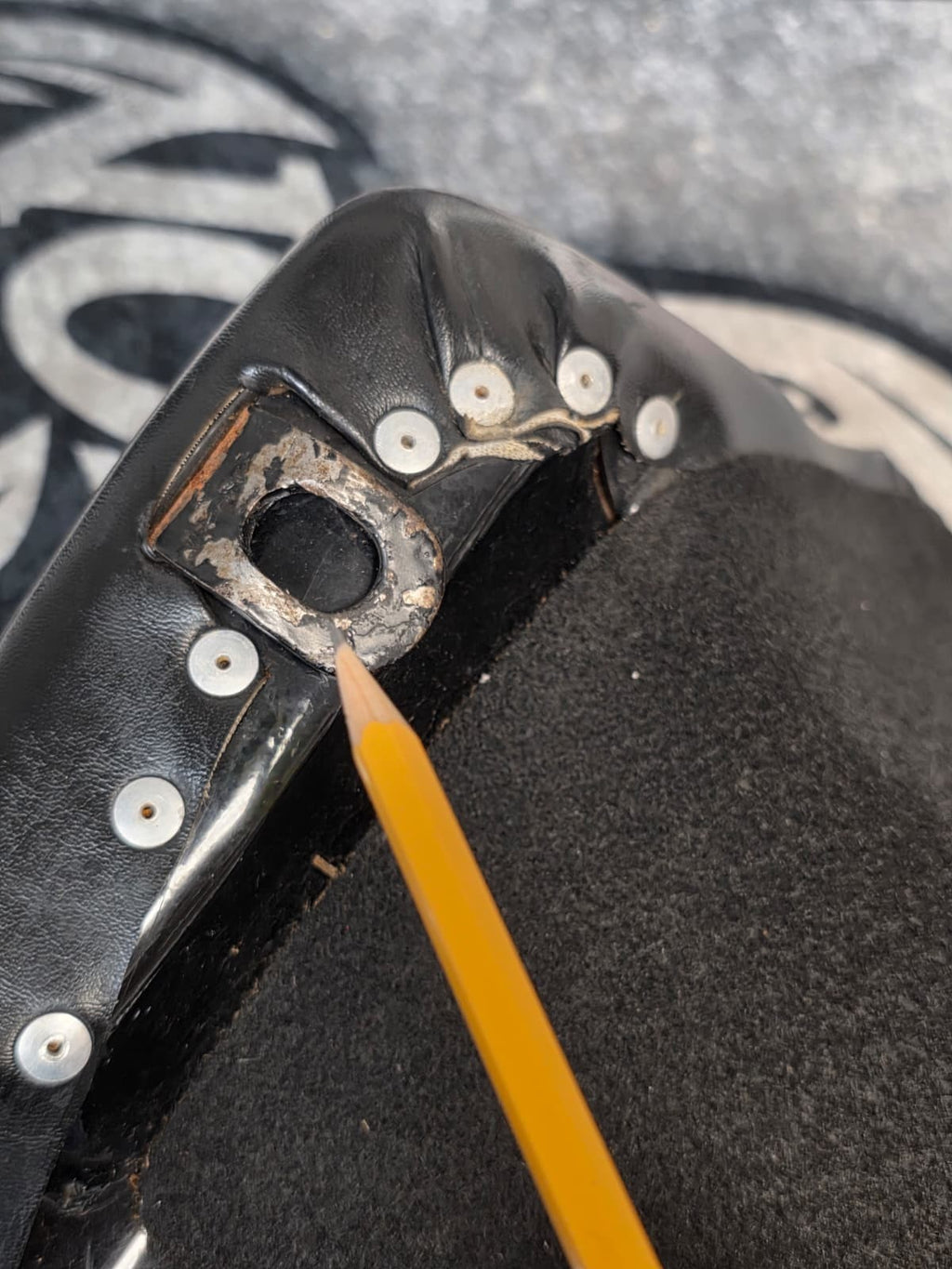 Le Pera Smooth Silhouette Solo Seat For Harley Softail 1984-1999