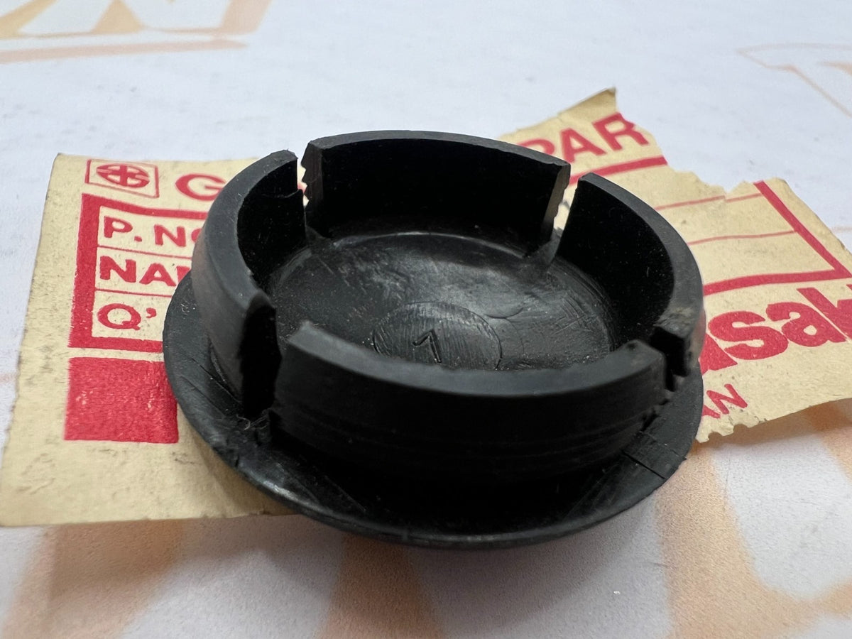 NOS Kawasaki Rubber Top Fork Cap 80-83 KE125 11012-1119