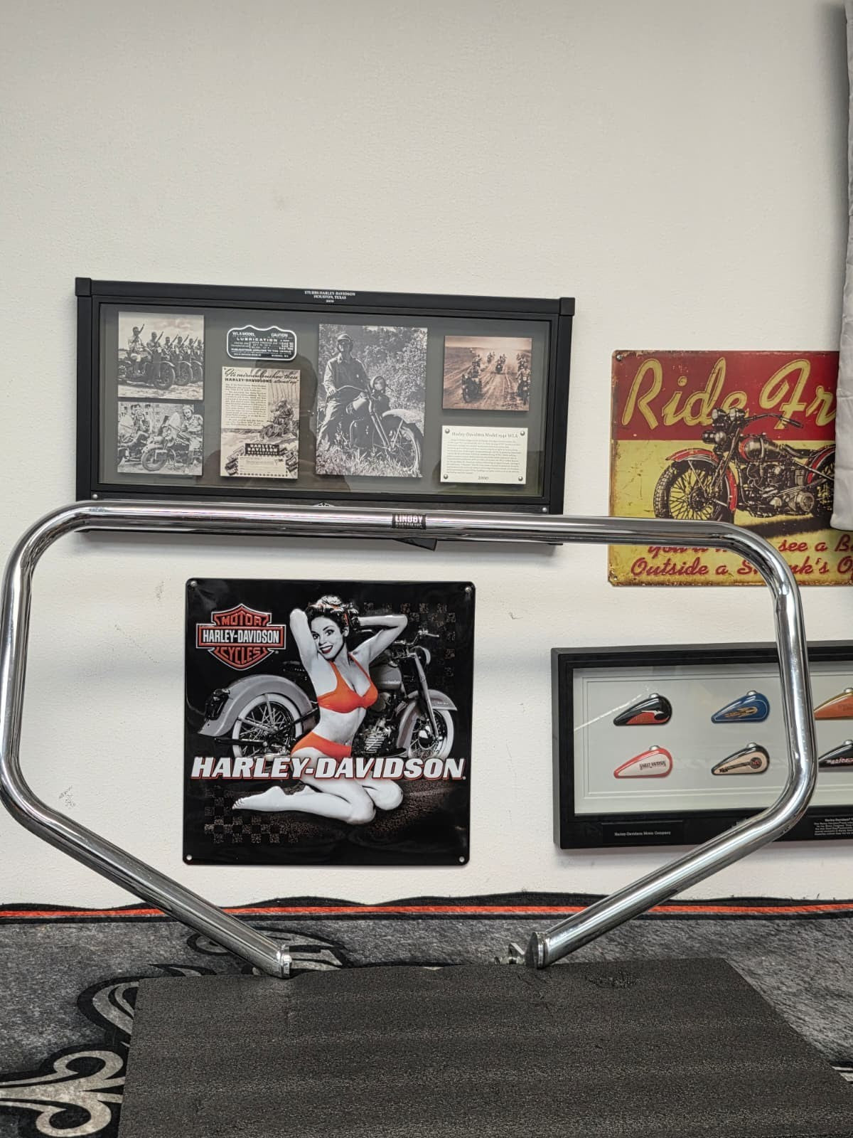 Highway Engine Guard Crash Bar Fit For Harley softail 2000-2017