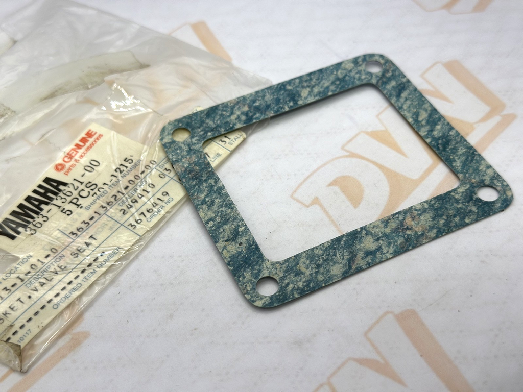 NOS OEM NEW YAMAHA VALVE SEAT GASKET DT250 DT360 DT400 MX360 MX250 363-13621-00