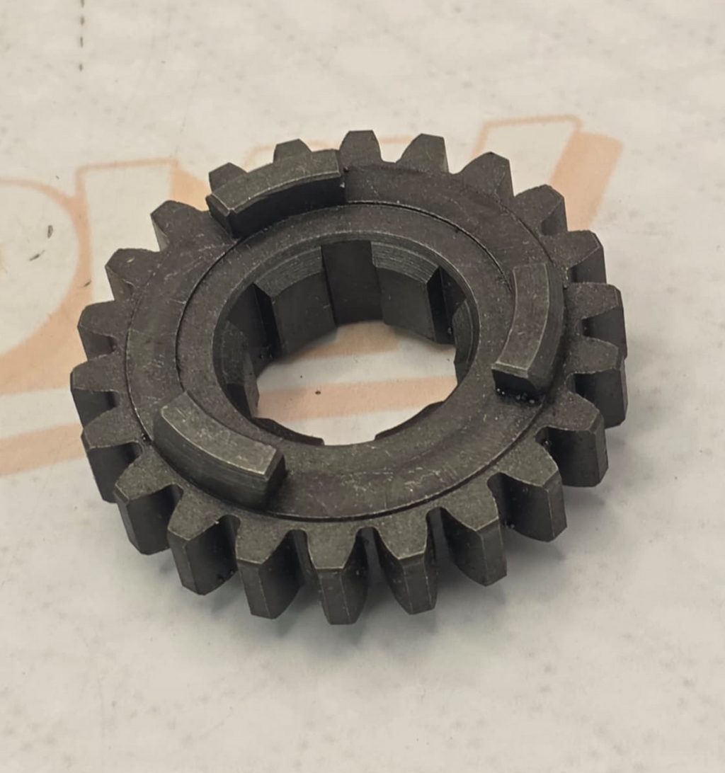 Suzuki 24341-18001 4th Driven Gear 1968 T305 1969 TC305