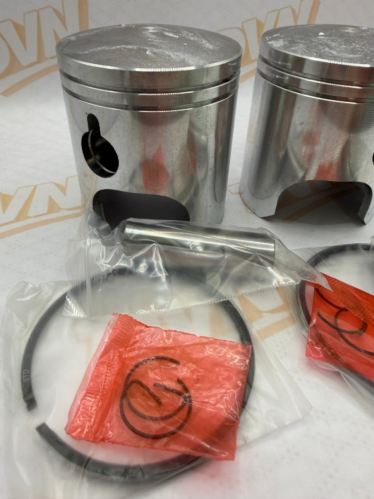 Suzuki 1969- 1975 GT500 T500 70.00MM STANDARD SIZE PISTON AND RING SET