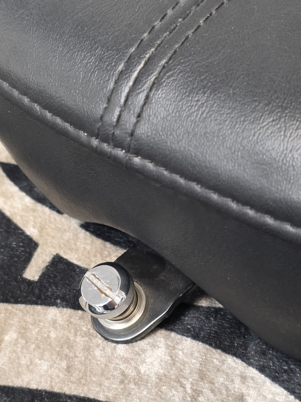 05-17 Harley-Davidson Heritage,deluxe,Softail models Passenger Pillion Seat OEM