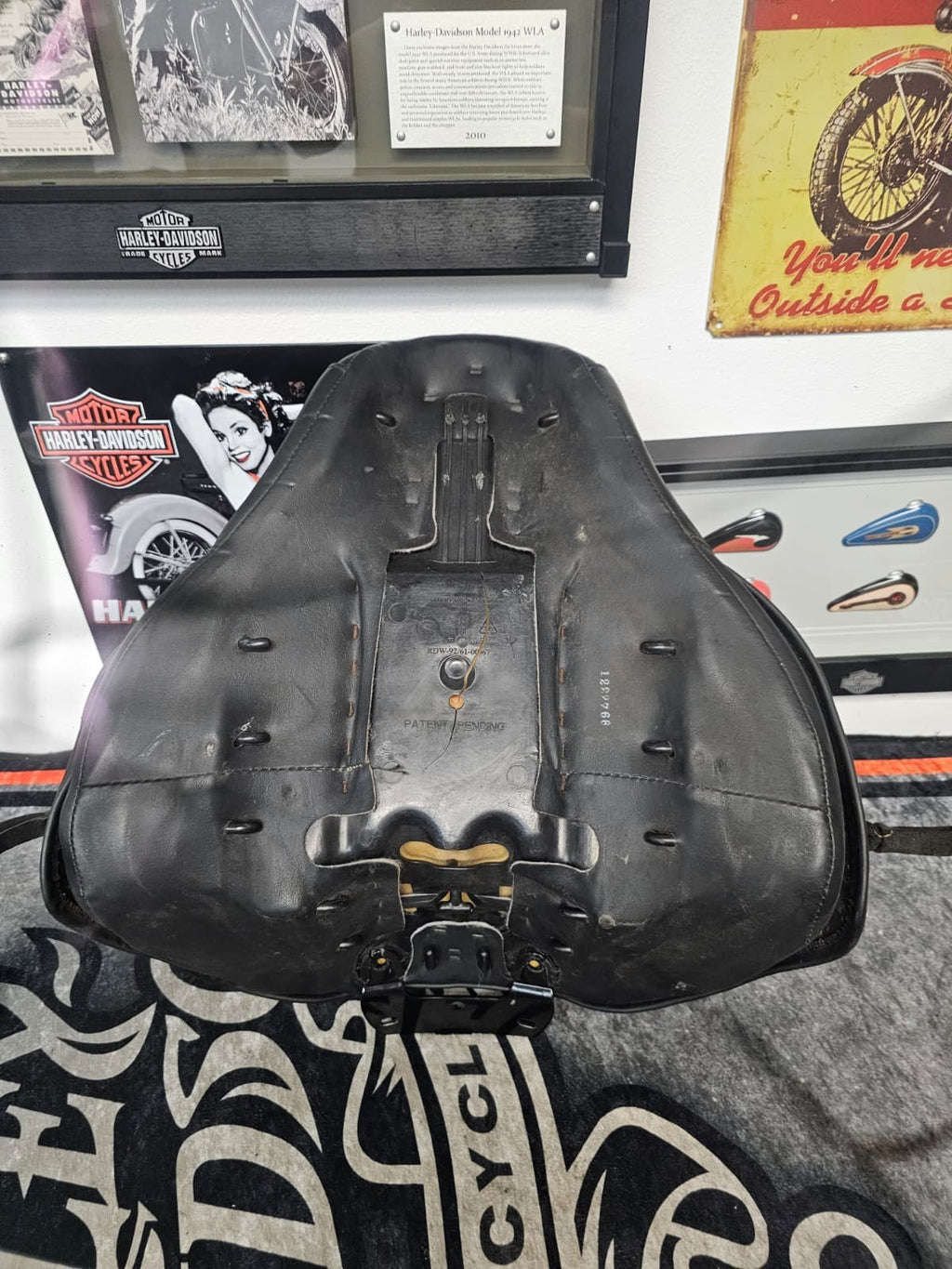 Genuine Harley Davidson 00-17 Heritage Softail Studded SOLO Seat