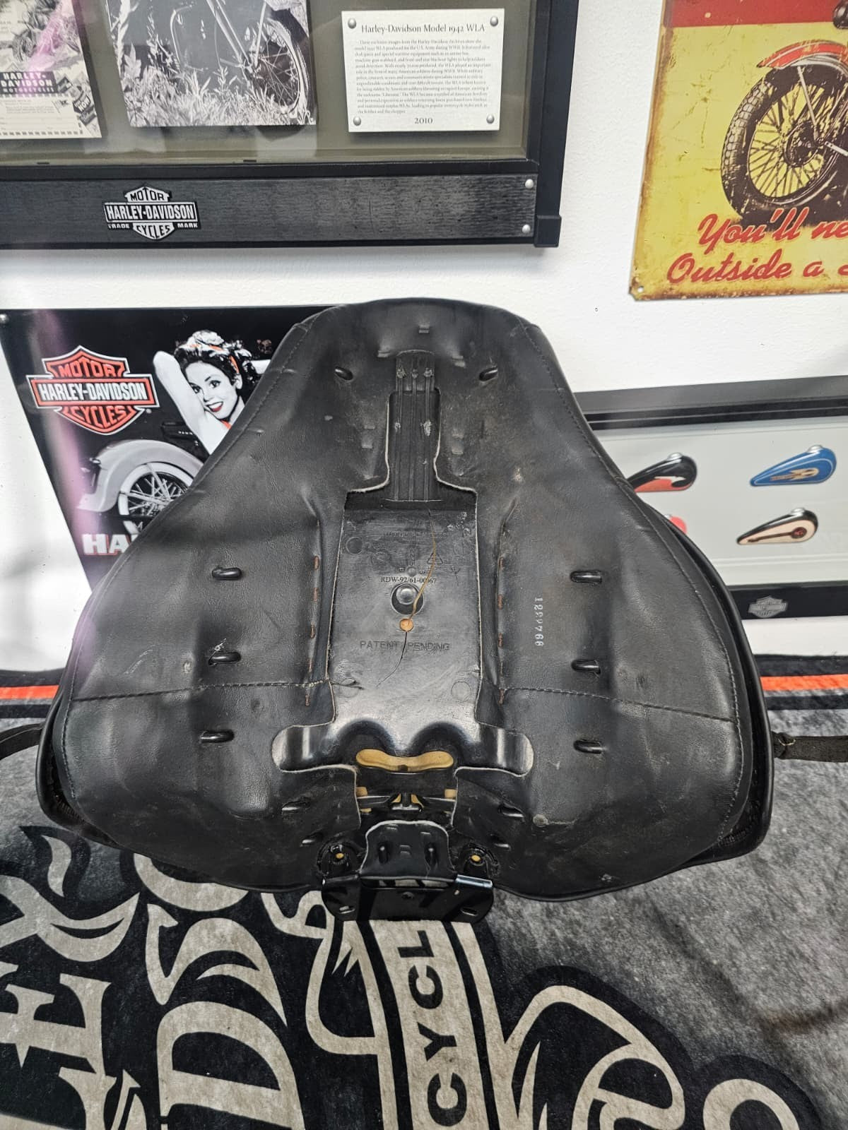Genuine Harley Davidson 00-17 Heritage Softail Studded SOLO Seat