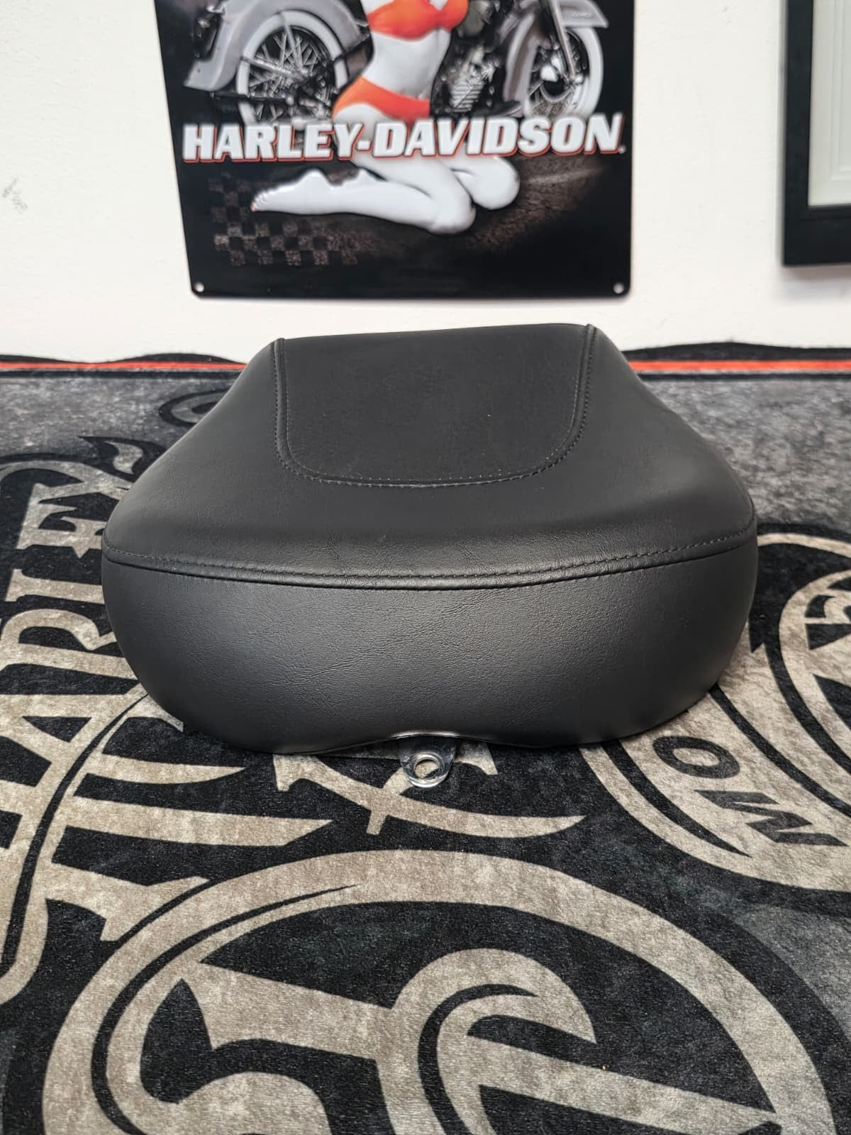 2005-2017 OEM Harley-Davidson Softail FATBOY,Deluxe Passenger Pillion Rear Seat