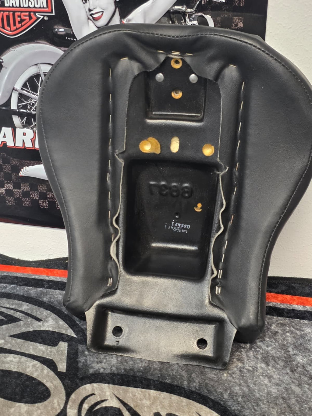 99-06 Harley DAVISON Softail Fatboy Evo Seat Oem Stock    Two Piece