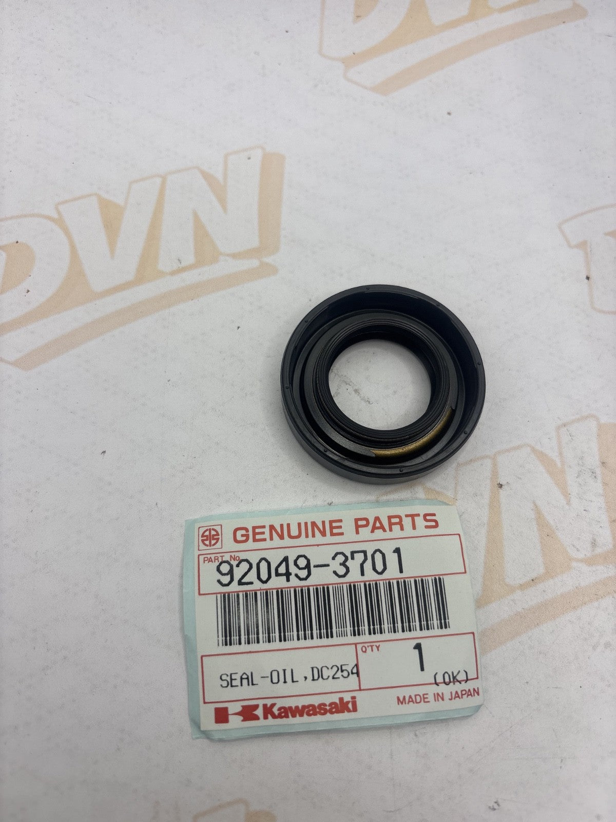 NEW GENUINE KAWASAKI JS300 JET SKI 86-91 REAR ENGINE COVER OIL SEAL 92049-3701