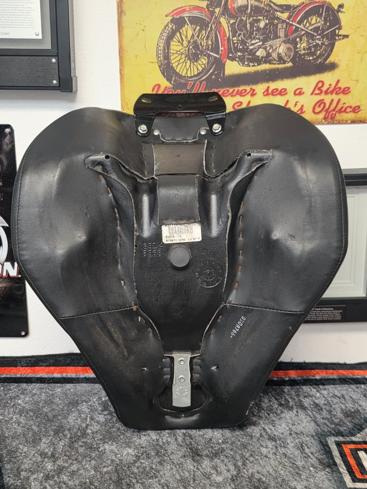 Harley-Davidson Solo Seat Saddle Fat Boy FLSTF 06-2017