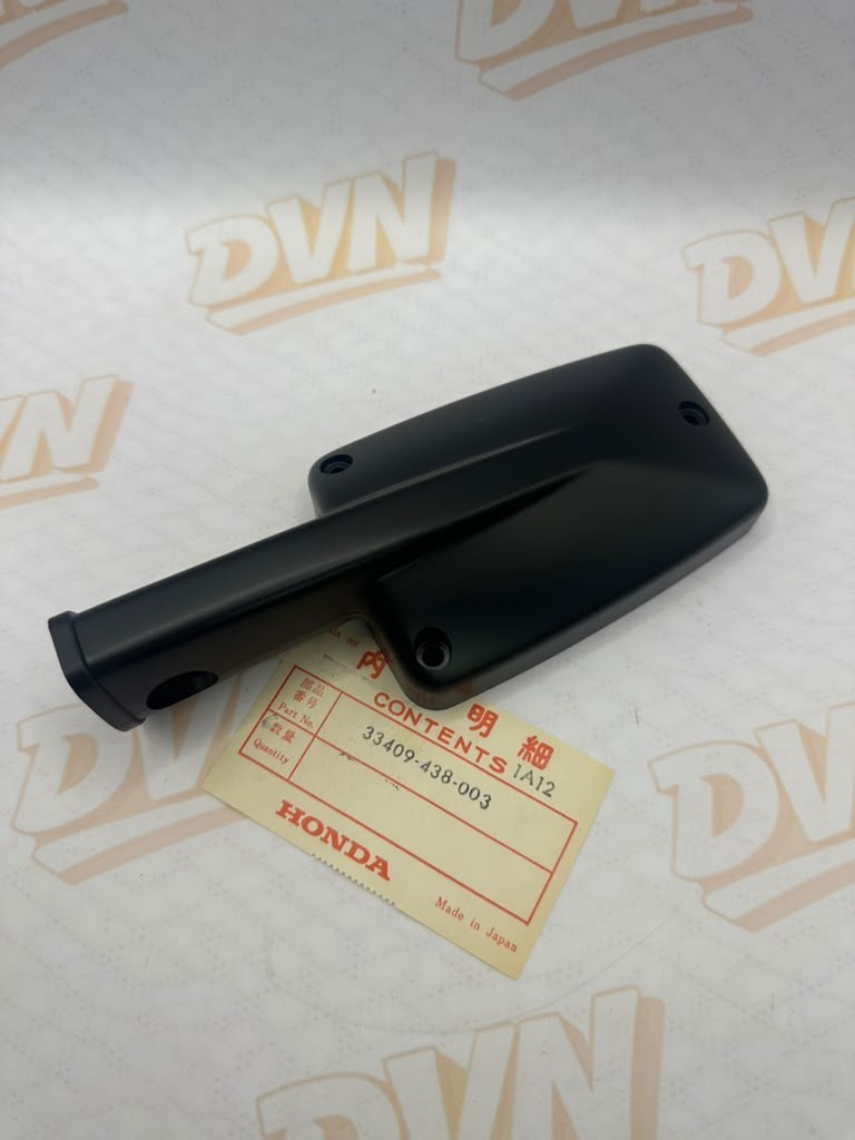 NOS HONDA  SUPER SPORT 750 TURN SIGNAL BASE  33409-438-003