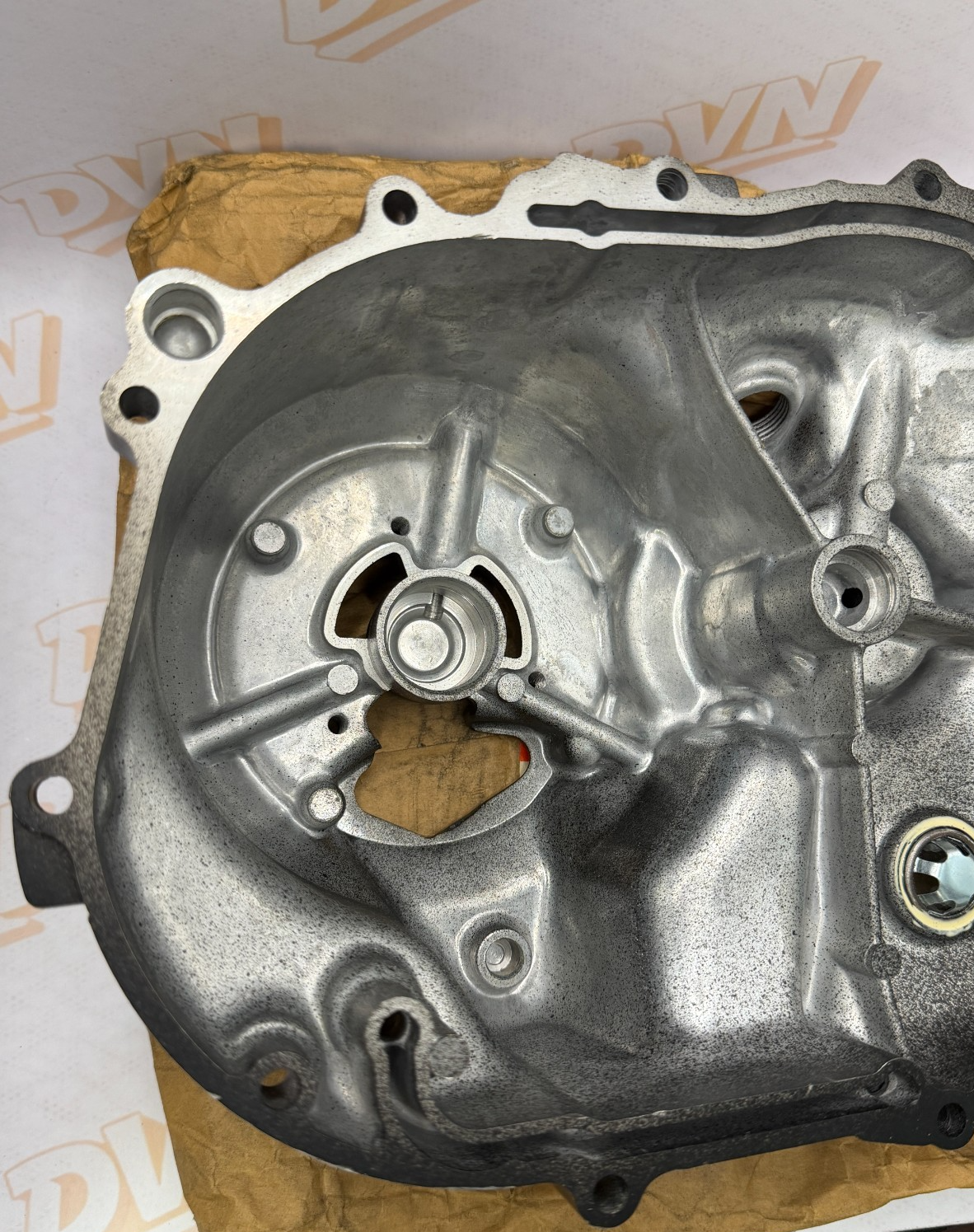 NOS Suzuki ALT125 ALT185 LT125 LT185 Clutch Cover 11340-18904
