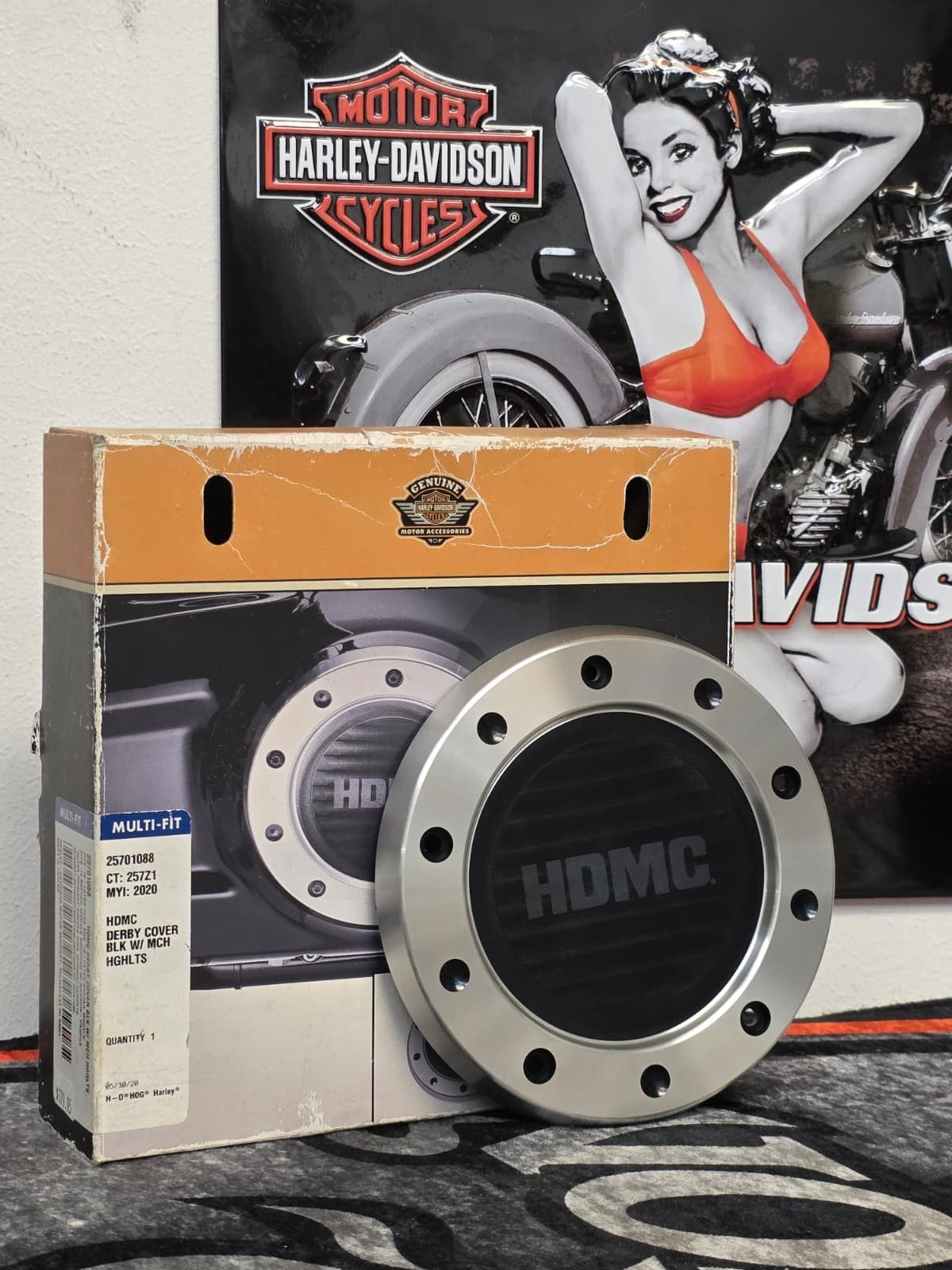 HARLEY DAVIDSON SOFTAIL OEM HDMC DERBY COVER SOFTAIL 25701088 18-LATER MODELS