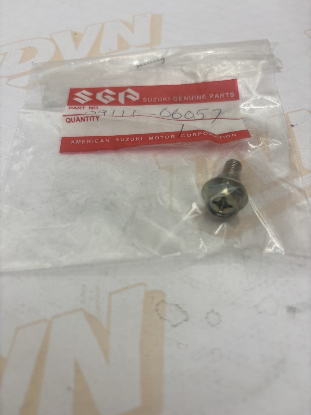 SUZUKI NOS 09111-06057 SCREW BOLT 6x17.5