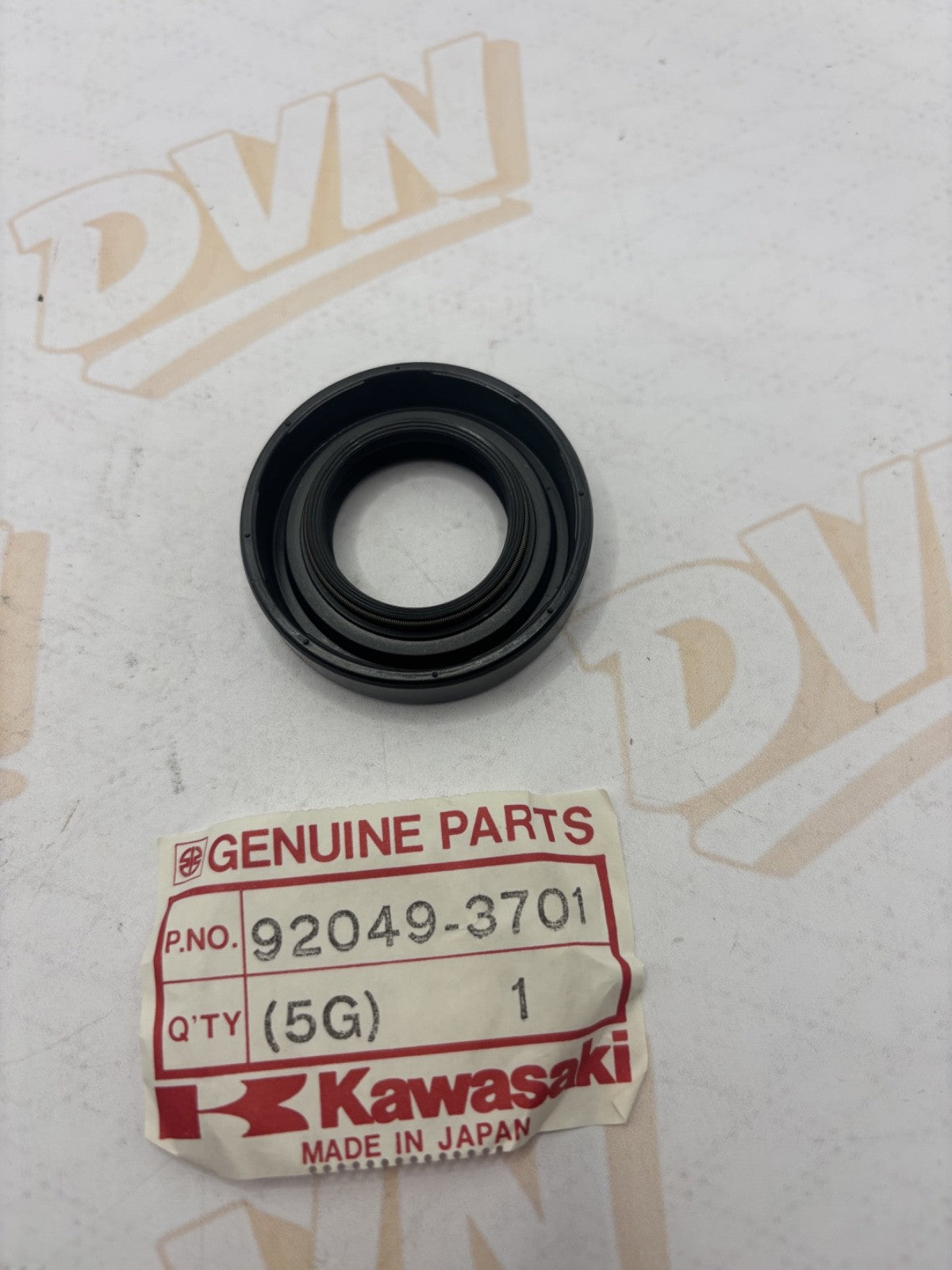 NEW GENUINE KAWASAKI JS300 JET SKI 86-91 REAR ENGINE COVER OIL SEAL 92049-3701