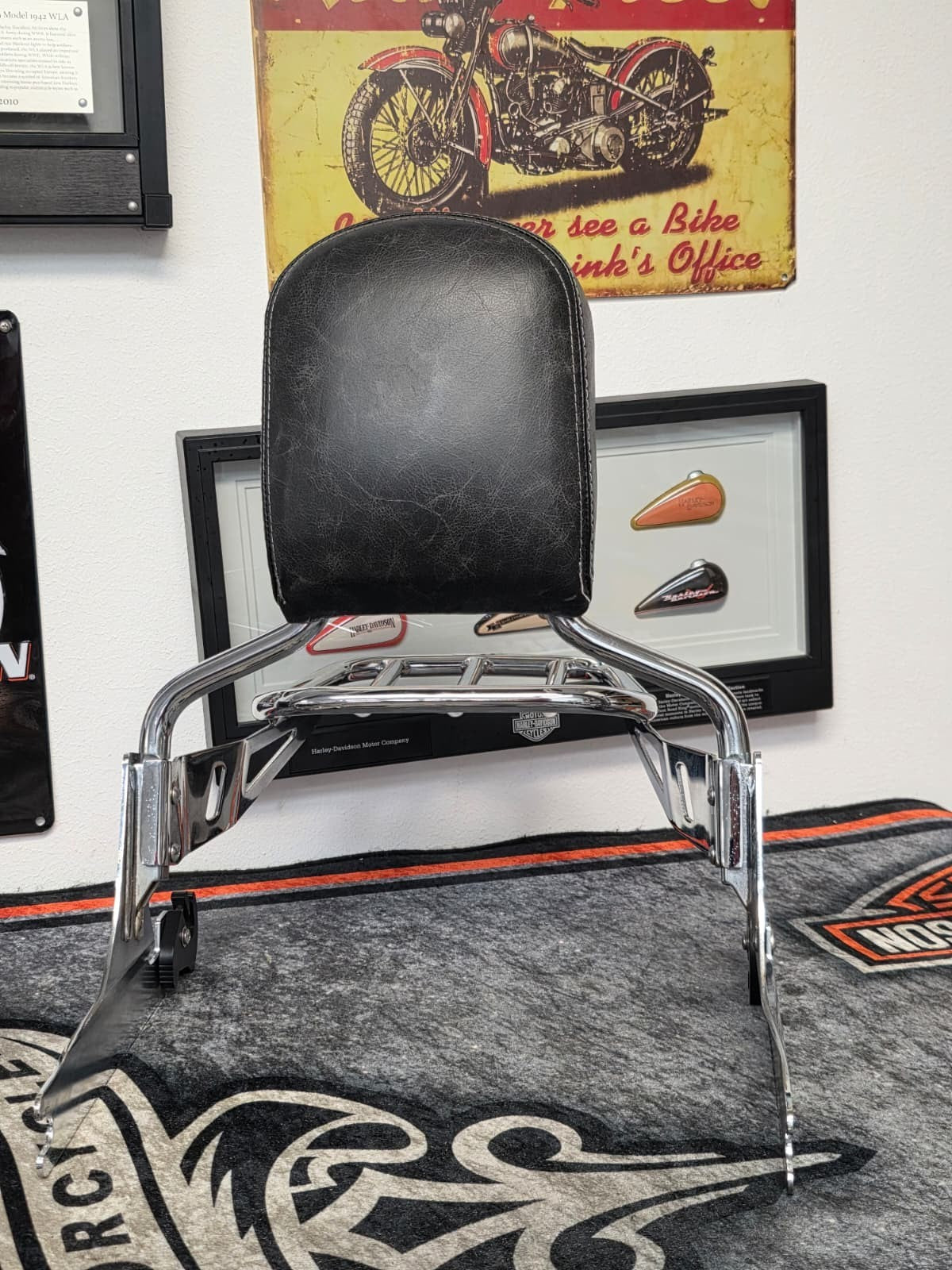 09 CVO SPRINGER , BREAKOUT 2013-2017 Sissy Bar/Back Rest HARLEY DAVISON OEM