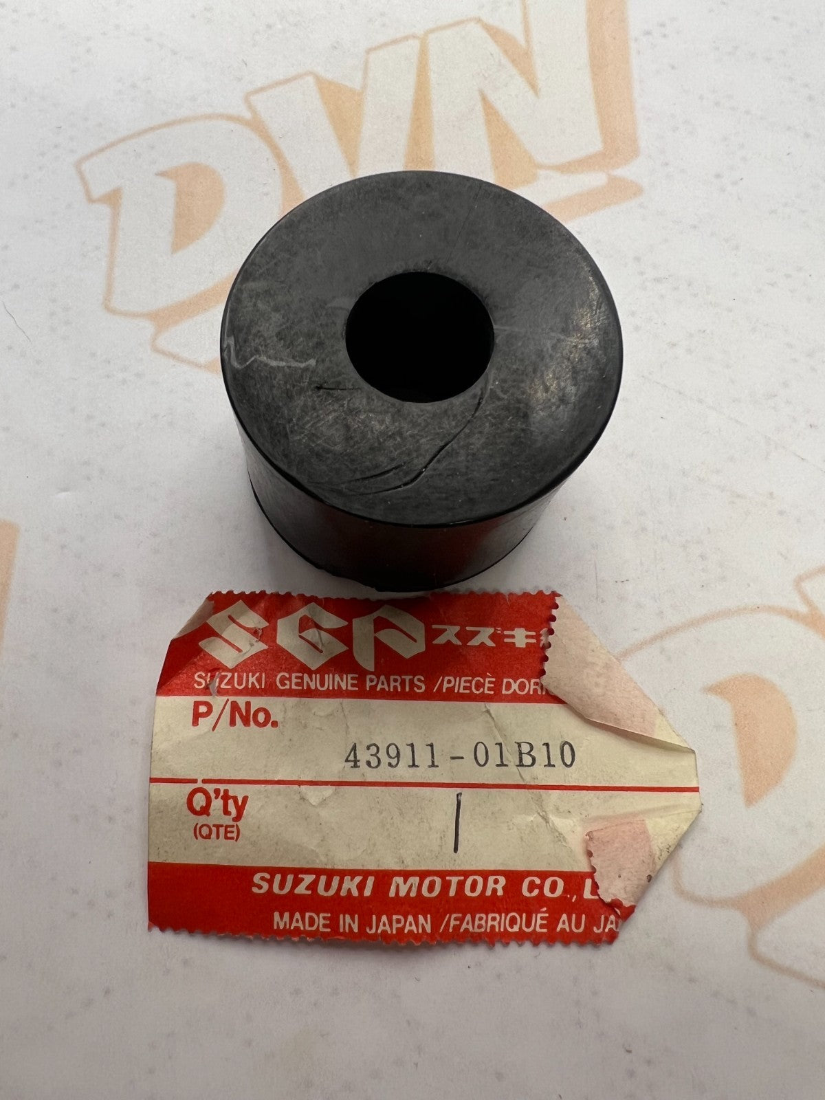 1987-96 SUZUKI RM LT DR  CHAIN ROLLER P/N 43911-01B10
