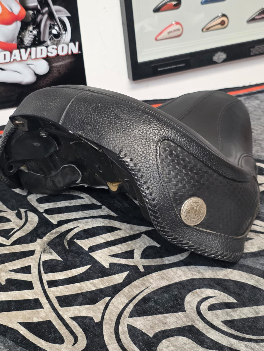 05-17 Harley Softail Deluxe FLSTN Front Seat Solo OEM 52502-05C