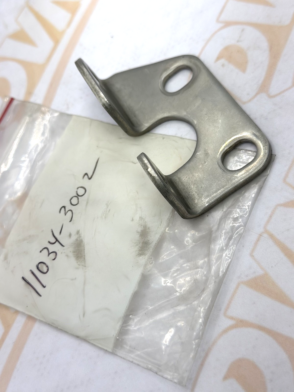 NEW GENUINE KAWASAKI 11034-3002  BRACKET, CARBURETOR