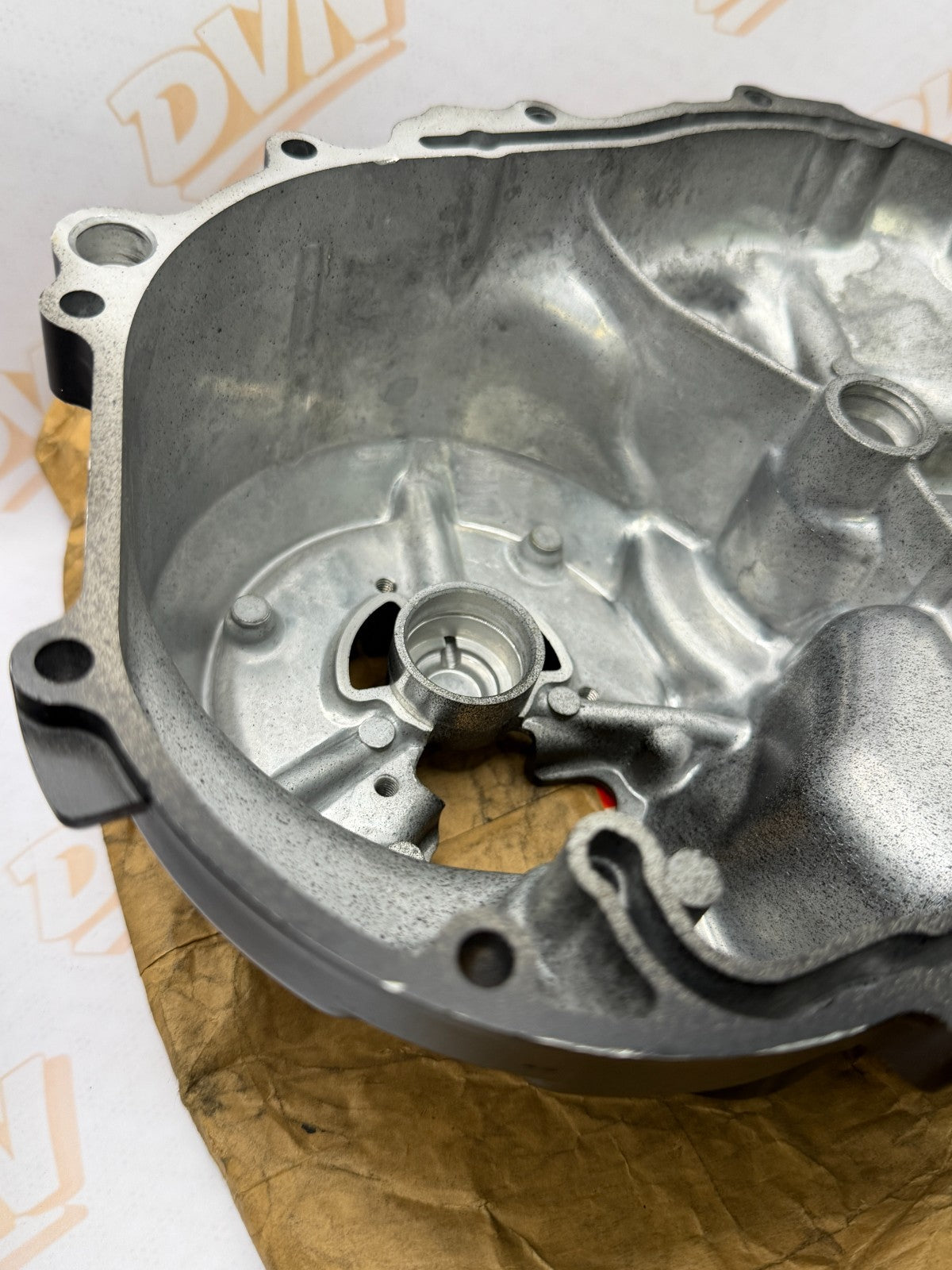 NOS Suzuki ALT125 ALT185 LT125 LT185 Clutch Cover 11340-18904