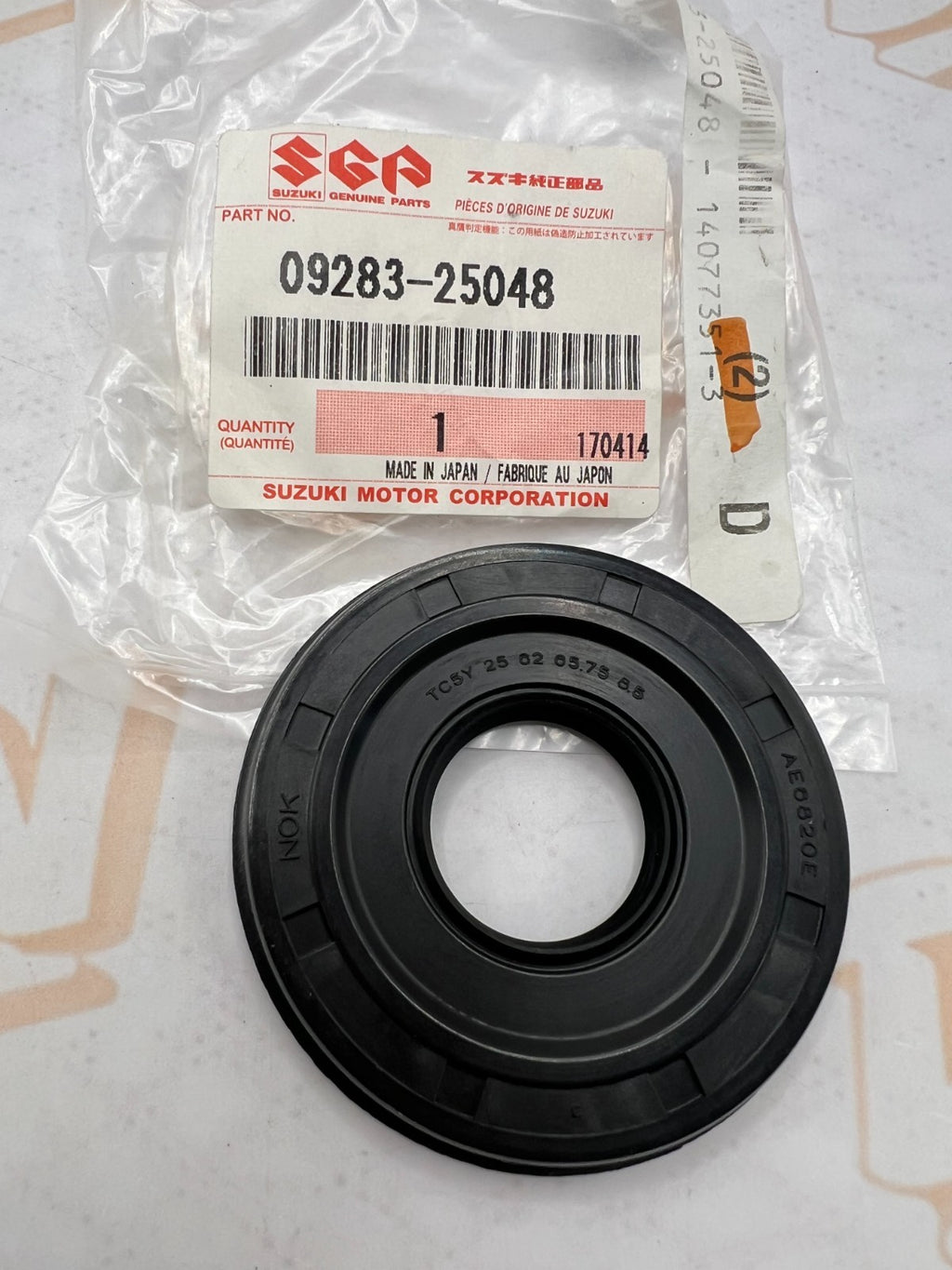 NOS OEM Genuine Suzuki 09289-32001 Crankshaft Oil Seal GT185 GT550 GT 185 550