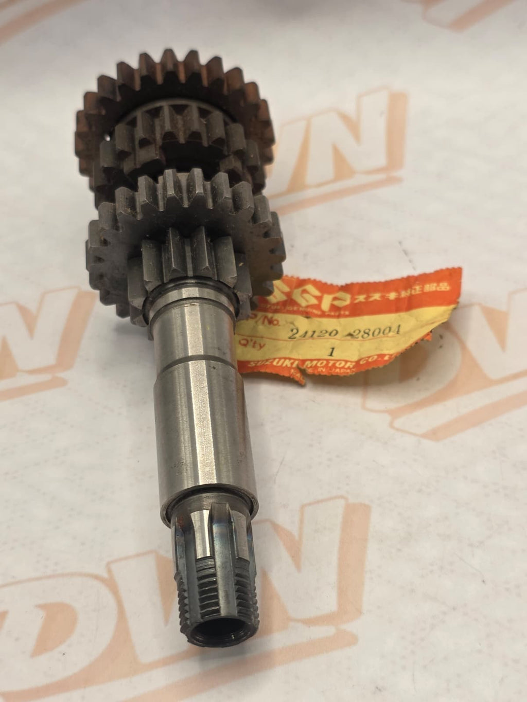 NOS Suzuki RV125 TS125 nos countershaft 24120-28004