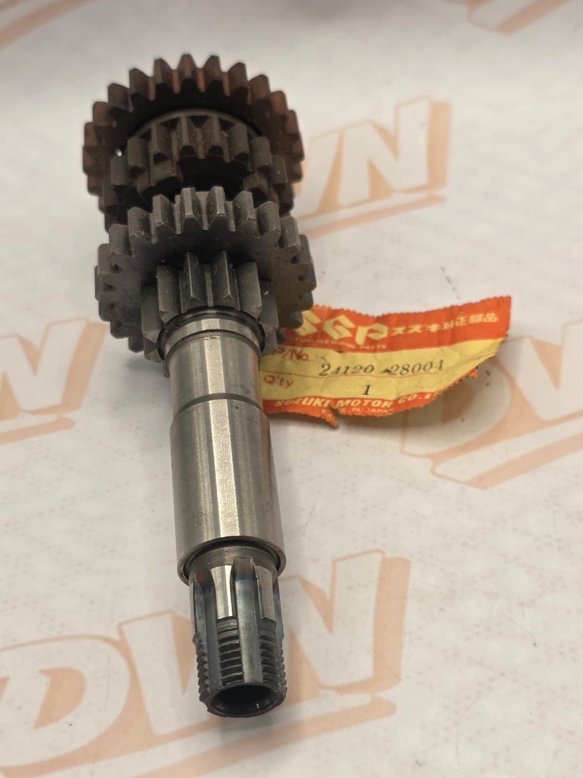 NOS Suzuki RV125 TS125 nos countershaft 24120-28004