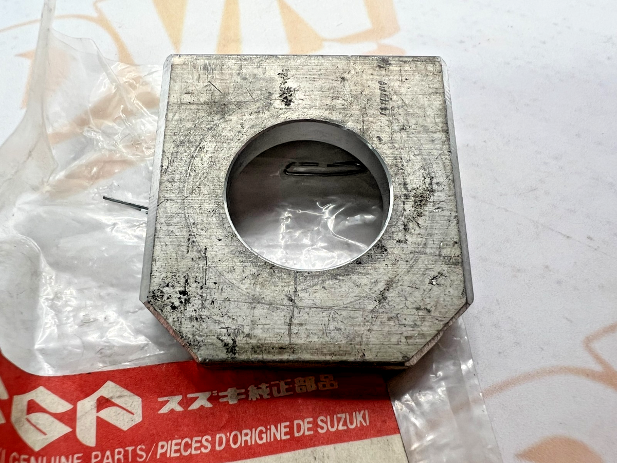 Suzuki NOS OEM WASHER, RH 61445-27C01
