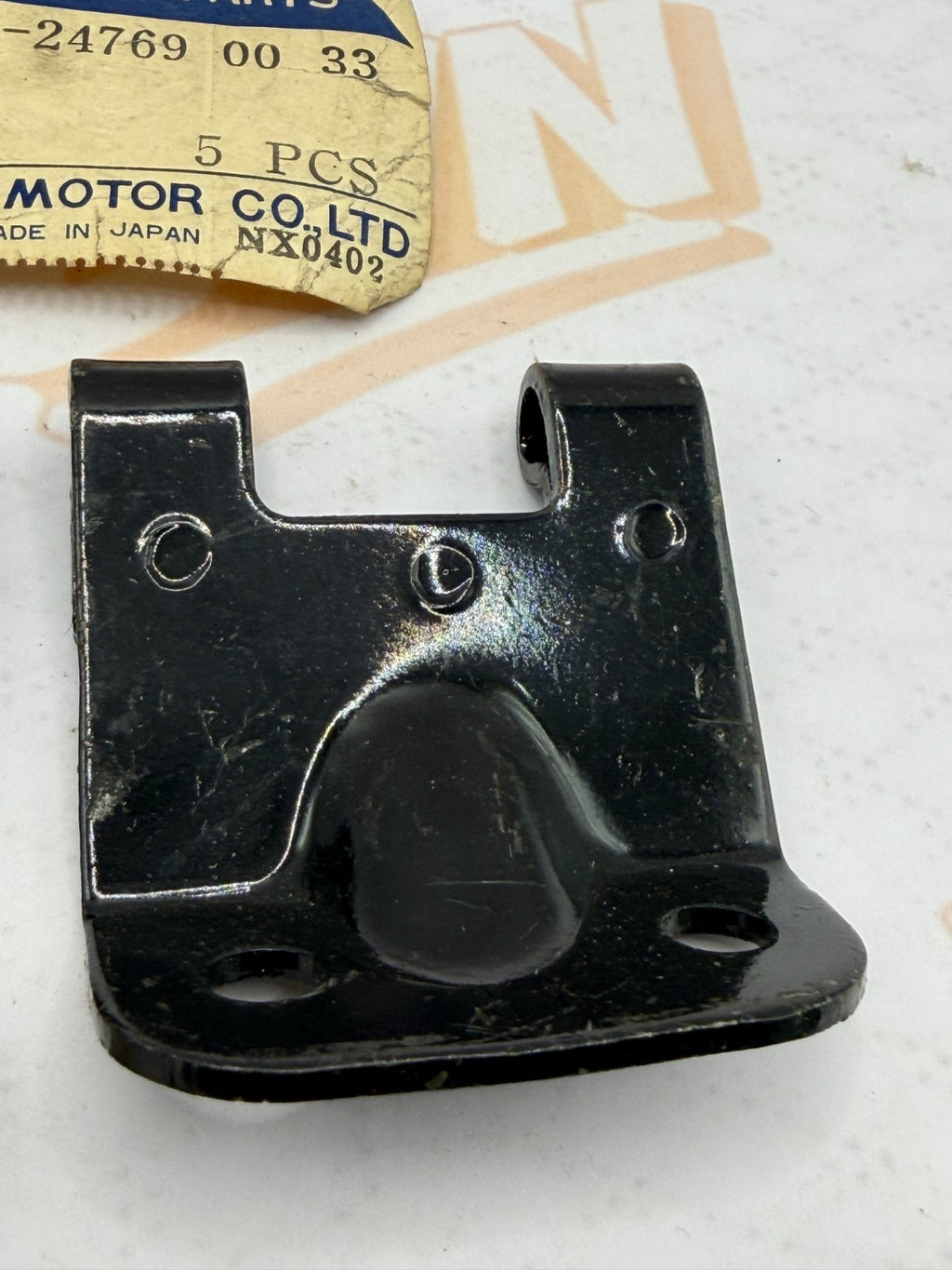 NOS OEM YAMAHA ht1 LT1 LT2 LT3 SEAT BRACKETS  276-24769