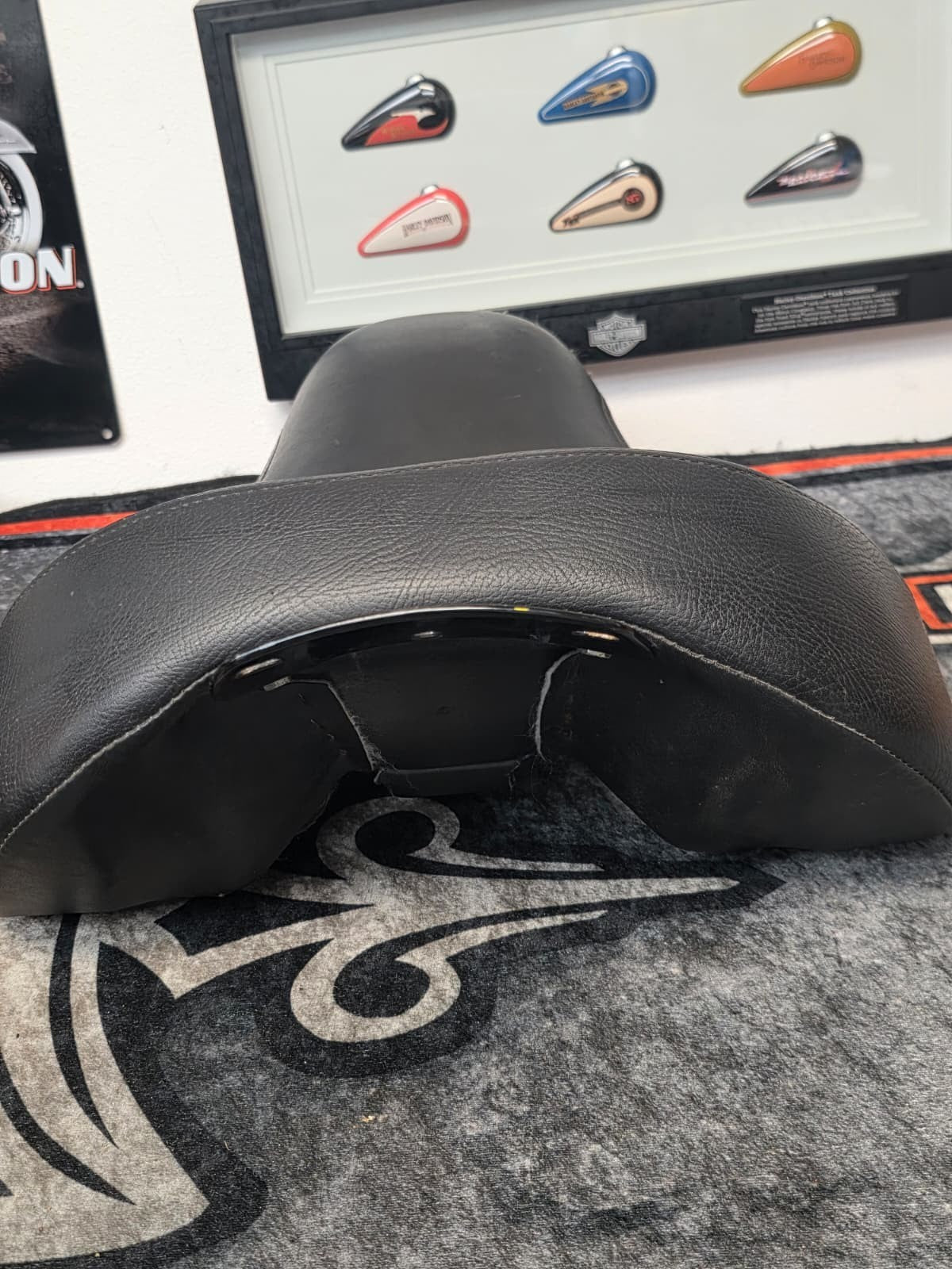 Harley-Davidson Solo Seat Saddle Fat Boy FLSTF 06-2017