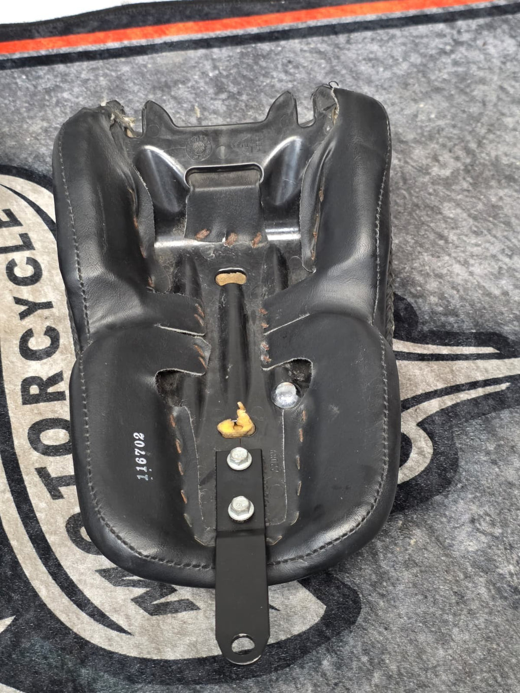 05-17 SOFTAIL DELUXE Harley Davidson  Passenger Seat FLSTN