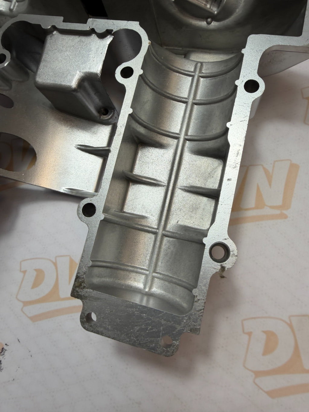 NOS Genuine Suzuki GS650 Cylinder Head Cover Valve Cover 11171-34200 OEM