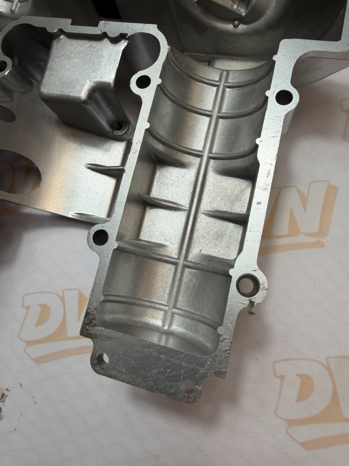 NOS Genuine Suzuki GS650 Cylinder Head Cover Valve Cover 11171-34200 OEM