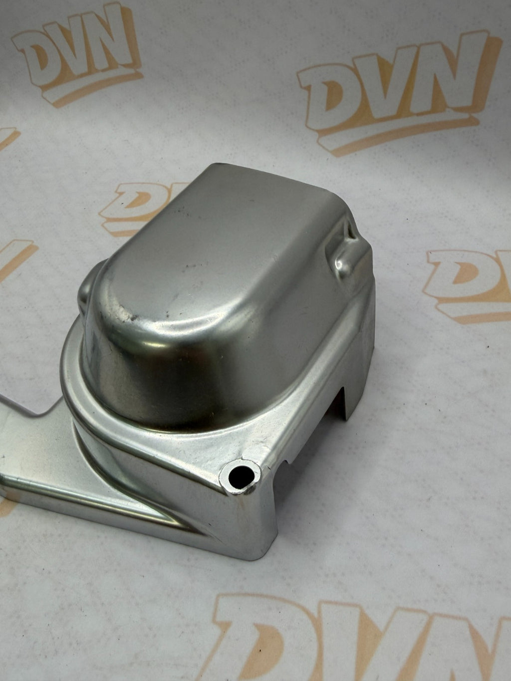 NOS Suzuki GT750 Engine Oil Pump Cover  1972- 1977 11411-31002