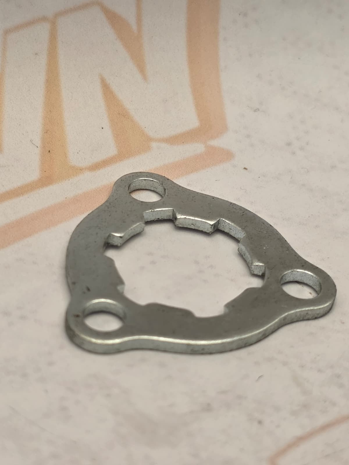 NOS OEM ORIGINAL SUZUKI GT550 GT380 SPROCKET PLATE 27512-33000