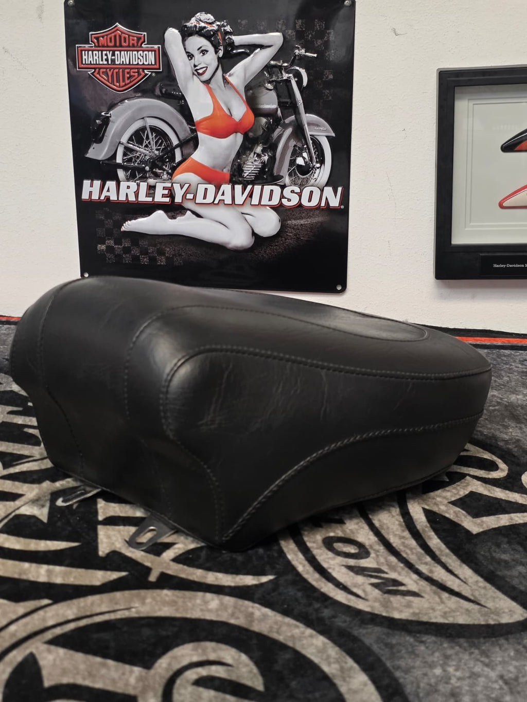 05-17 HARLEY DAVISON SOFTAIL MODELS Mustang  Wide Rear Seat