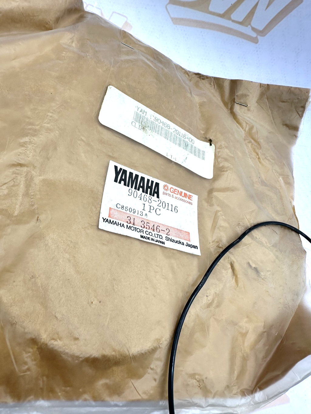 NOS Genuine 83 Yamaha XV 500 750 920 Virago Crankcase Clip PART OEM 90468-20116