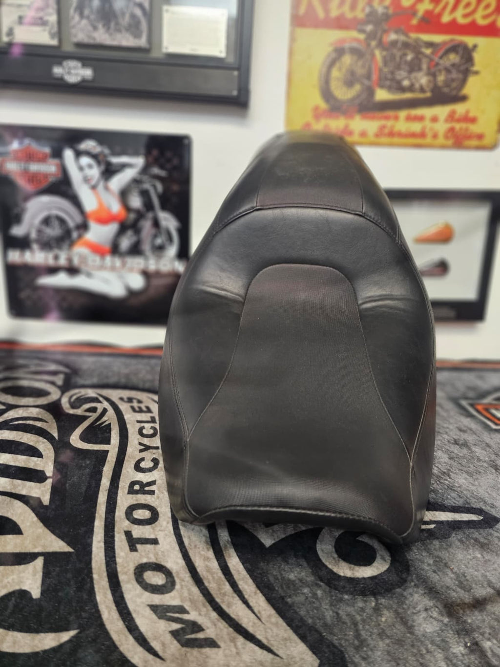 OEM Harley 2006-2017 Dyna Seat 2up Fat bob Superglide 53108-08
